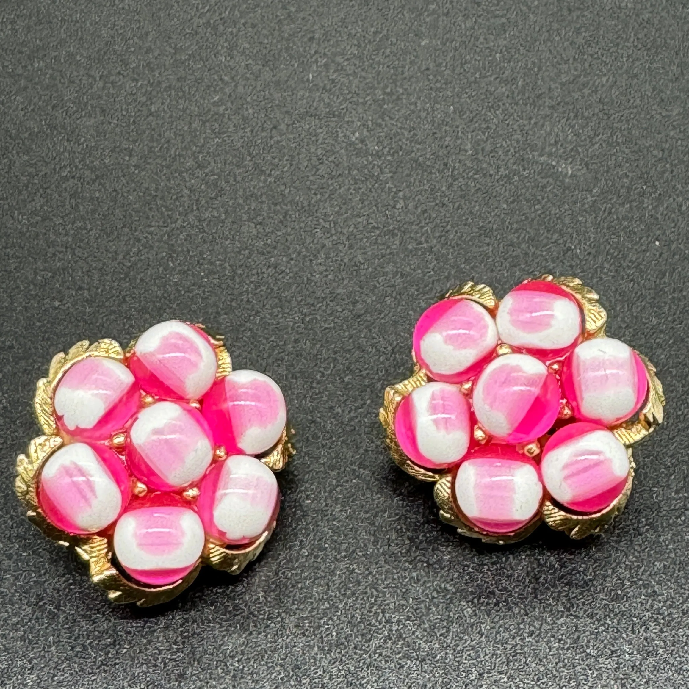 Best Plastics Pink & White Cluster Flower Clip On Earrings - Estate