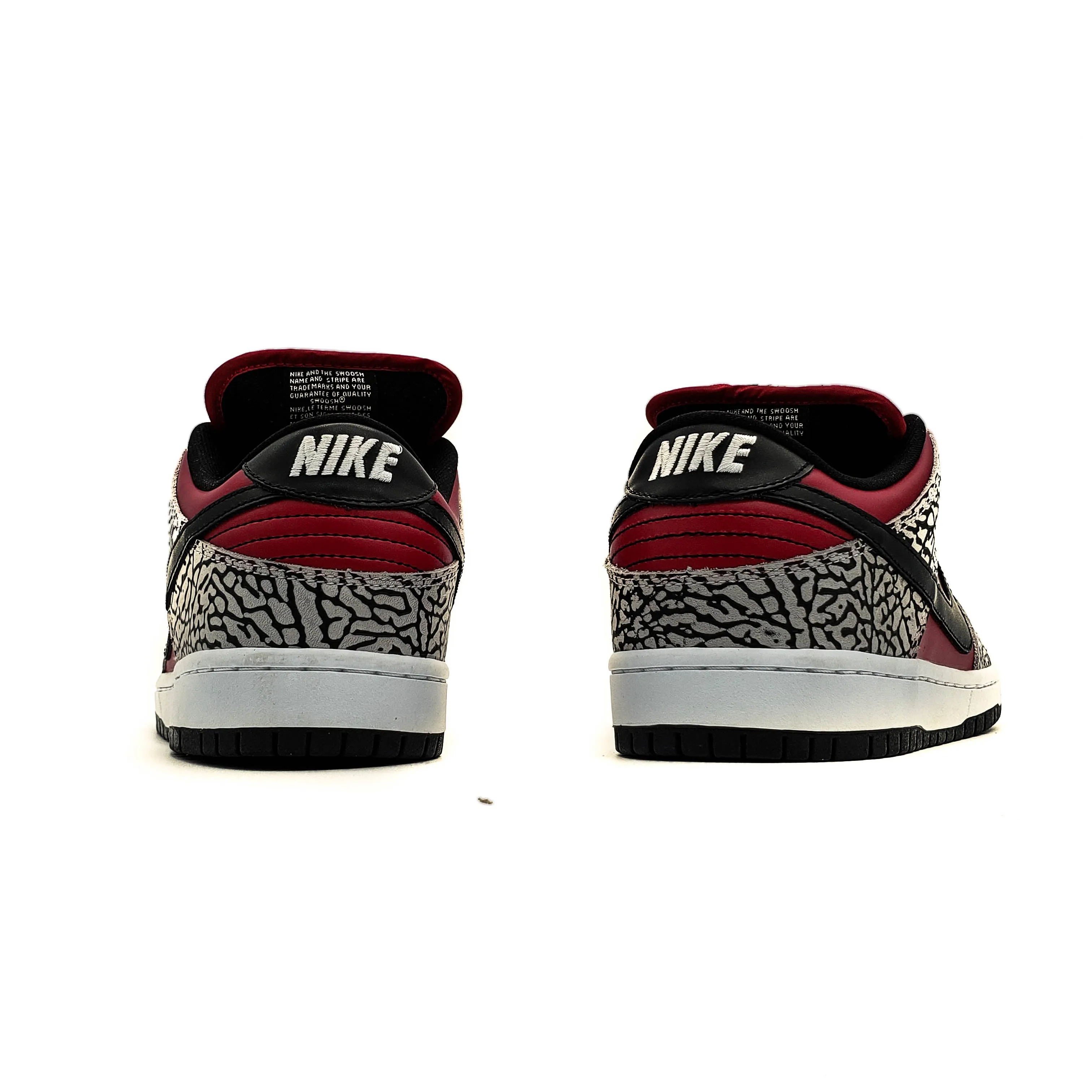 NIKE DUNK LOW SB SUPREME RED CEMENT 2012