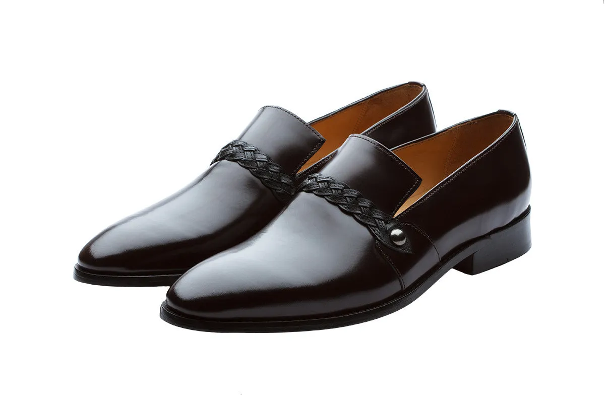 SLIP ON WITH PLEATED SADDLE – BRUSH OFF BURGUNDY