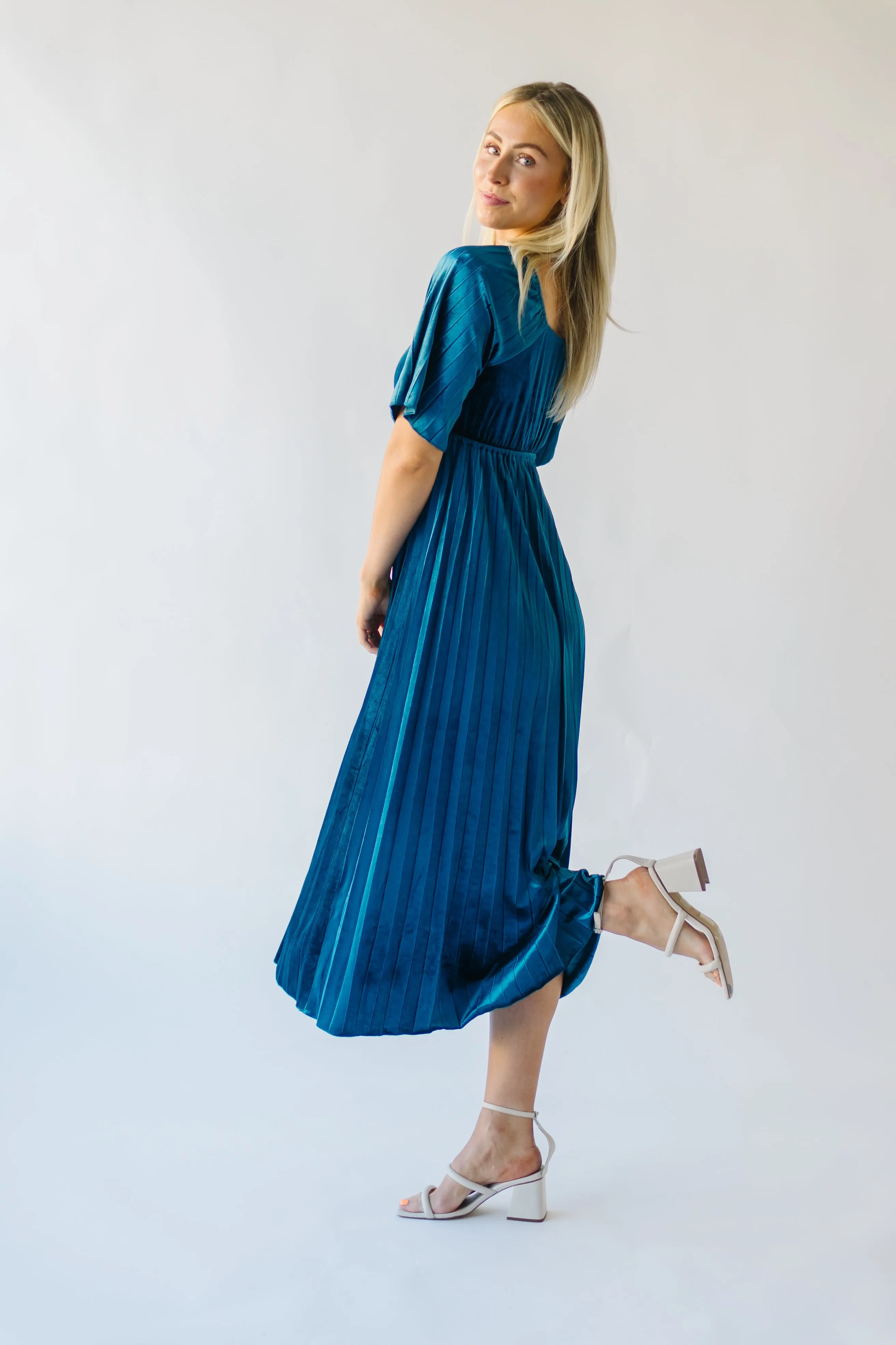 The Soren Sweetheart Pleated Velvet Midi Dress in Dark Teal